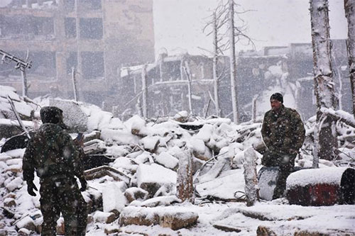 La evacuación de Alepo se reanuda bajo la nieve